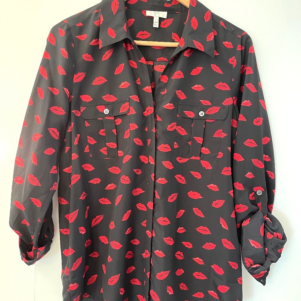 Joie “Lips” button up Blouse